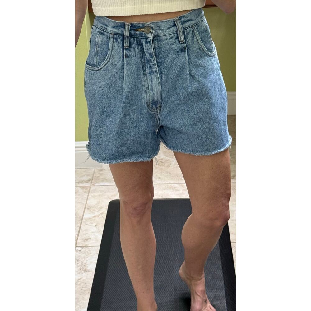 Vintage The Limited cut off shorts 100% cotton 8 high rise jean shorts pleated